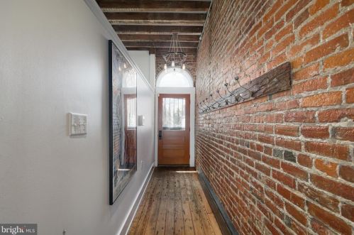 821 Fitzwater St, Philadelphia PA 19147-2836 exterior