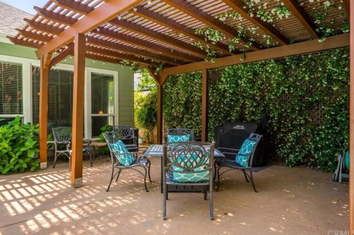 416 Southbury Ln, Chico CA  95973-8230 exterior