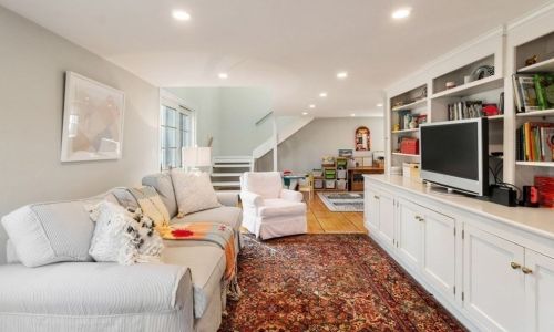 22 Main St, Dover MA  02030-2026 exterior