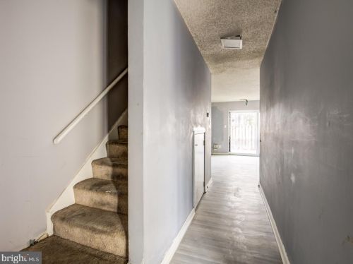 2238 Southgate Sq, Herndon VA  20191-1229 exterior