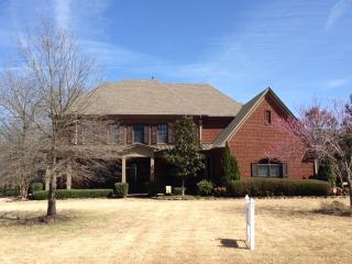430 Parkview Dr, Piperton, TN 38017-5392