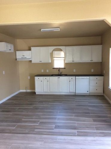415 Brazos Ave, Cleburne, TX 76031-5006