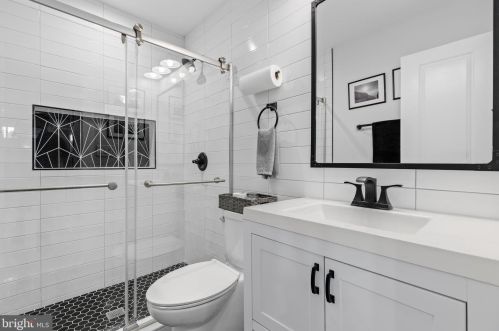 1101 44th Pl, Washington DC  20019-4906 exterior