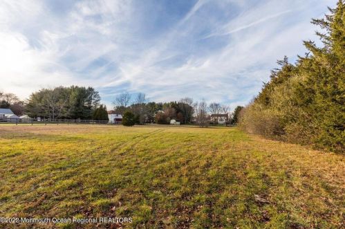 220 Long Swamp Rd, Plumsted Township NJ  08533-2028 exterior