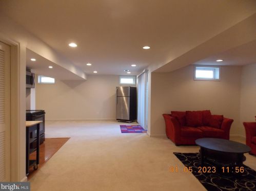 16495 Boatswain Cir, Woodbridge VA  22191-3072 exterior