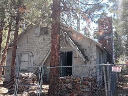 228 Mojave Blvd, Big Bear City, CA 92314-9796