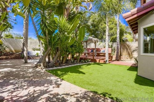 916 Alyssum Rd, Carlsbad CA  92011-3907 exterior