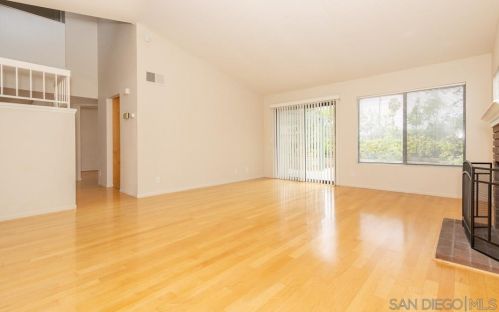 2042 Cottage Way, Vista, CA 92081-8906