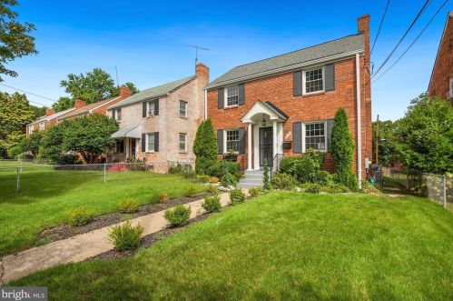 1704 Buchanan St, Washington, DC 20017-3123
