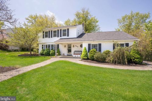 2414 Dacia Dr, Wilmington, DE 19810-2602