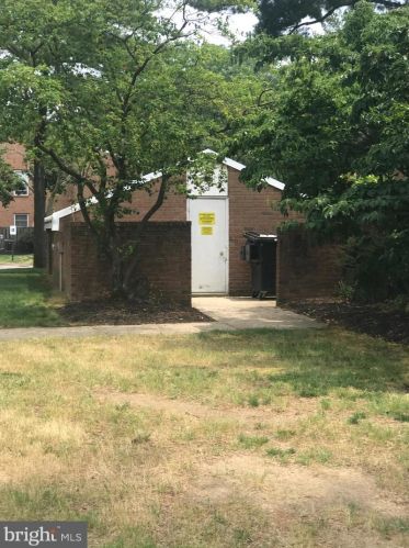 3094 Harbour Dr, Palmyra NJ 08065-2217 exterior