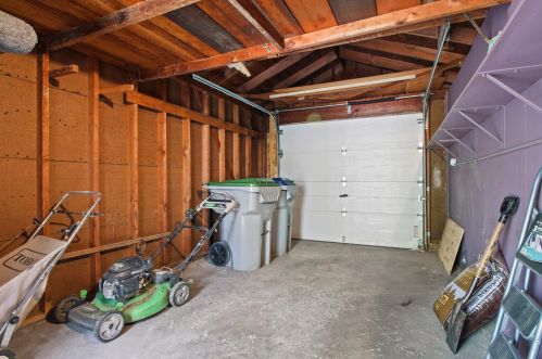 3725 63, Milwaukee WI 53220-1957 exterior