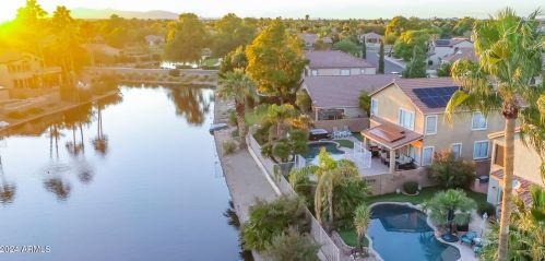 6811 Monona Dr, Glendale, AZ 85308-8988