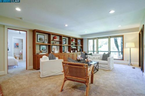 27 Oakwood Rd, Orinda, CA 94563-3419