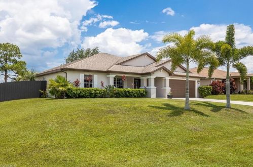 2035 16th Pl, Cape Coral, FL 33909-4695