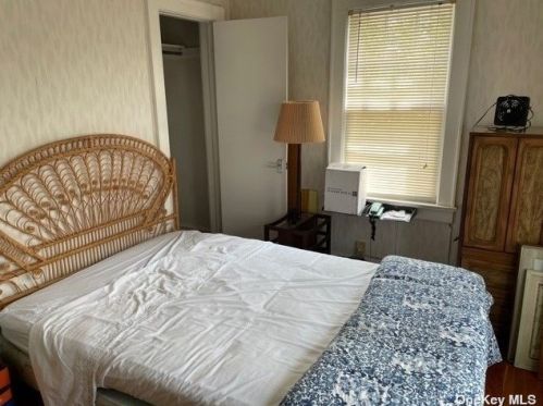 170 Great Neck Rd, Copiague NY  11726-3802 exterior