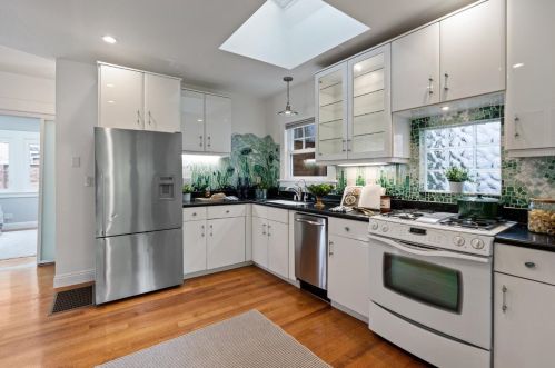 1000 Glendora Ave, Oakland CA  94602-1417 exterior