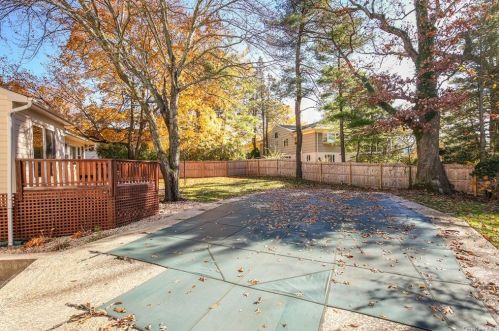 6 Bonwit Rd, Rye Brook NY  10573-1903 exterior