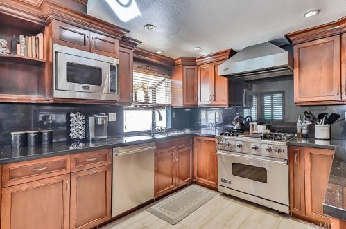 26316 Plata Ln, Calabasas CA  91302-2611 exterior