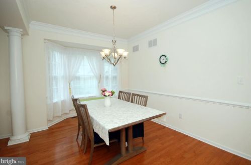 43 Lockwood Dr, Princeton NJ  08540-6122 exterior