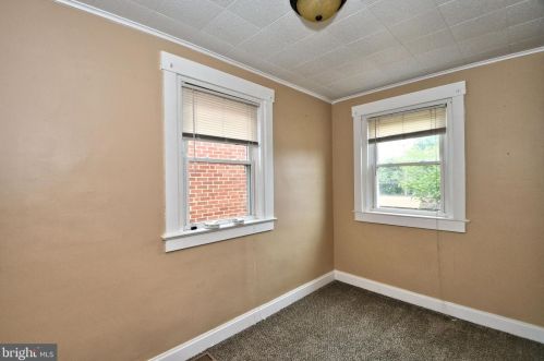 335 Stuart Ave, Downingtown PA  19335-2574 exterior