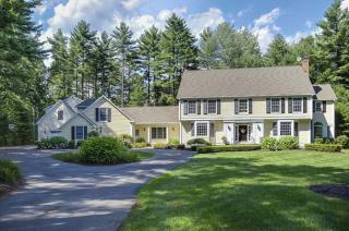 4 Whitehall Pl, Farmington, CT 06032-1455