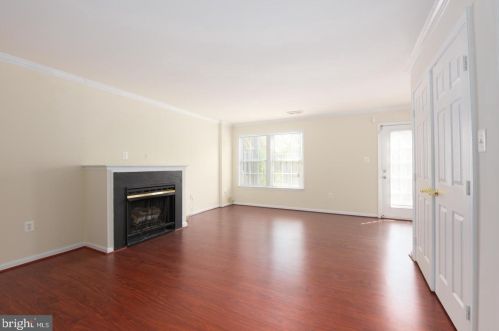 4021 Cressida Pl, Woodbridge VA  22192-7620 exterior