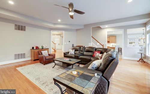 43331 Riverpoint Dr, Leesburg VA 20176-1296 exterior