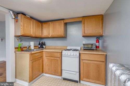 211 Park Ave, Camden NJ  08108-2927 exterior