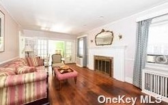 28 Upland Rd, Great Neck, NY 11021-1115