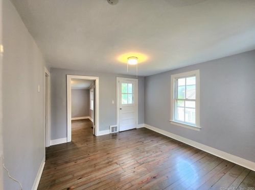 136 Maple St, Milford CT  06460-3405 exterior
