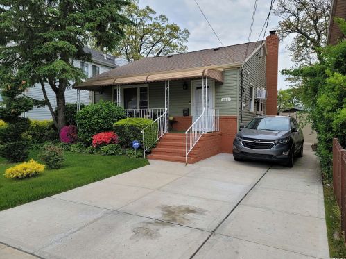 145-41 231st St, Jamaica, NY 11413-2107