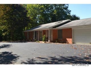 299 Sky Lake Dr, Hendersonville, NC 28739-7127