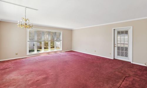 323 Swan Cir, Covington KY  41018-1937 exterior