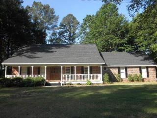 3210 Gilbert Rd, Fayetteville, NC 28312-8406
