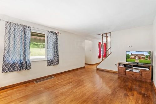 48 Millersdale Rd, Jeannette PA  15644-3144 exterior