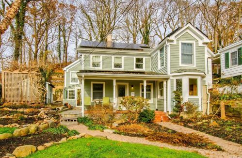 15 Stanton St, Northport, NY 11768-1651