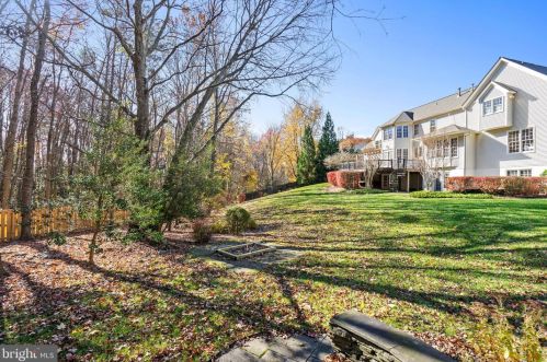 10101 Waterside Dr, Springfield VA  22015-3931 exterior