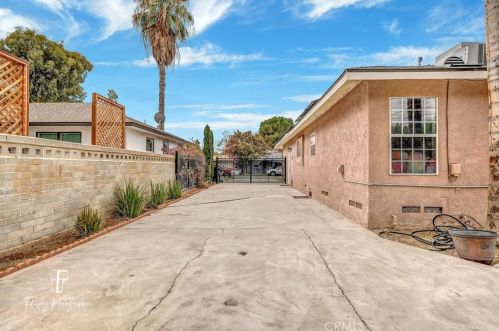 2512 3rd St, Bakersfield CA 93304-2521 exterior