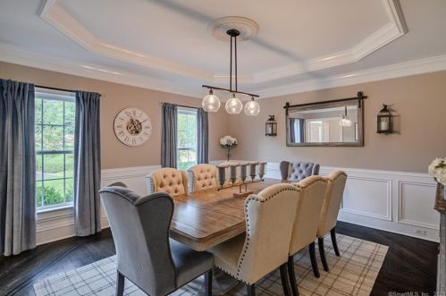 5 Clydesdale Ct, Upper Stepney CT  06468-1368 exterior