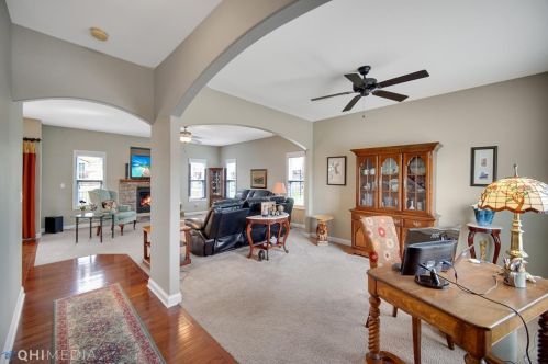 874 Thoreau Trl, Valpo, IN 46383-7146
