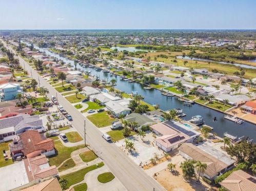 3955 Floramar Ter, New Port Richey FL 34652-3118 exterior