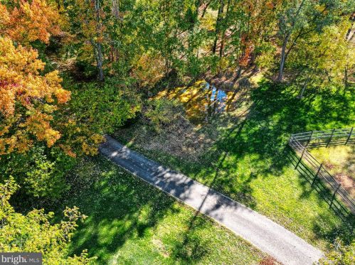 7455 Hillside Dr, Spring Grove PA  17362-8555 exterior