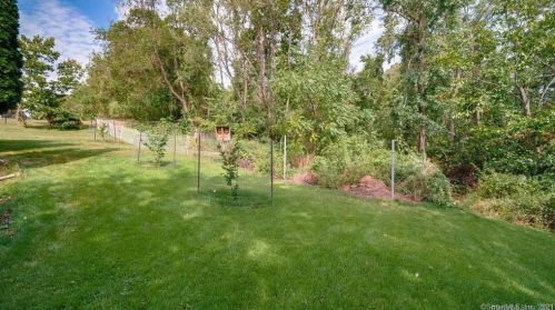 53 Harvard Ct, Middletown CT  06457-4965 exterior