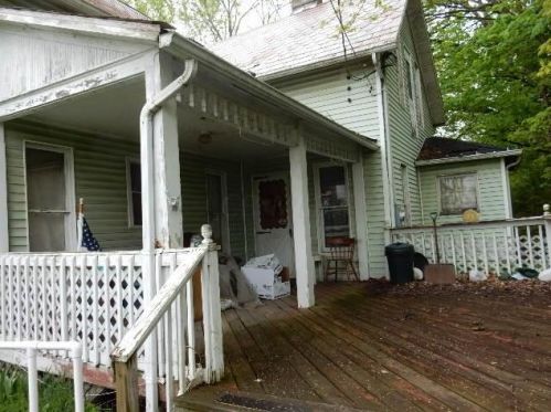 107 Pleasant St, Mount Vernon OH  43050-2511 exterior