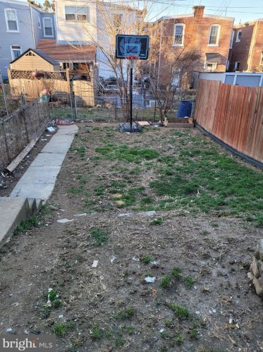 719 6th St, Lancaster, PA 17603-5001