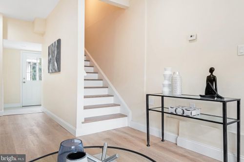 3010 Rosemary Ln, Falls Church VA  22042-1840 exterior