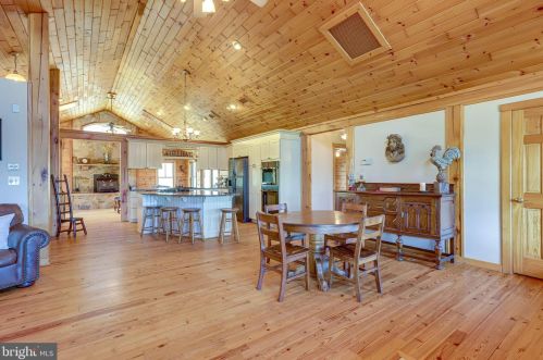 3714 Mountain Rd, Haymarket VA  20169-1739 exterior