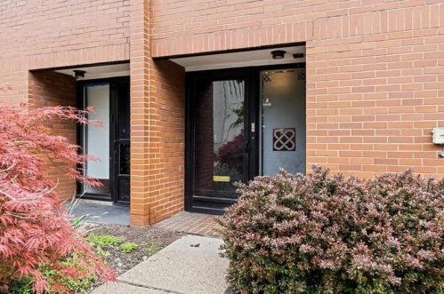 5307 Pembroke Pl, Pittsburgh, PA 15232-1430