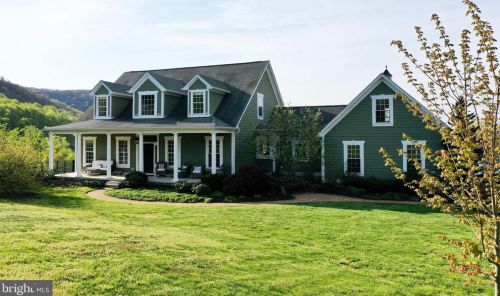 4220 Fiery Run Rd, Linden, VA 22642-1815